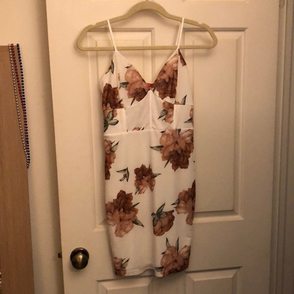 Guess dress - Picture 1 of 5